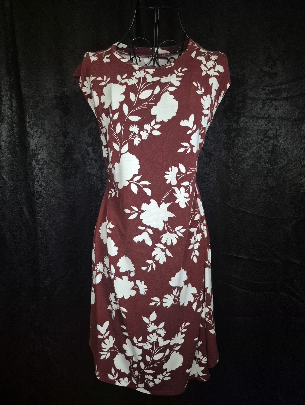 Sleeveless Floral Shift Dress - Burgundy White